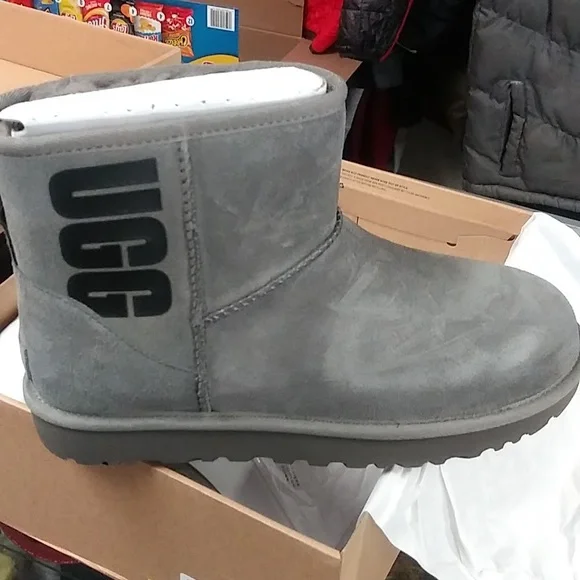 Ugg W Classic Mini UGG Rubber Logo - Picture 5 of 9